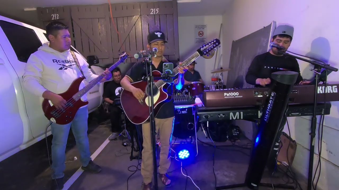 EL VIOLIN Y LA GUITARRA -GRUPO LEALTAD MIAHUATECA 
