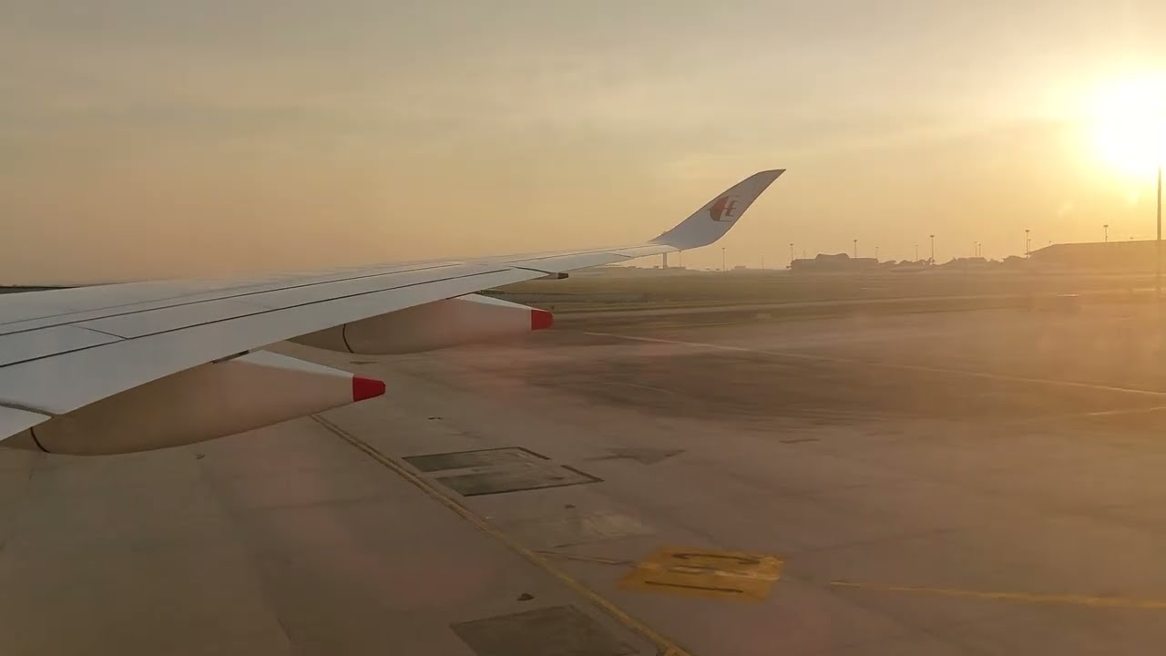 Malaysia Airlines A350 beautiful sunset landing in Kuala Lumpur International Airport from London