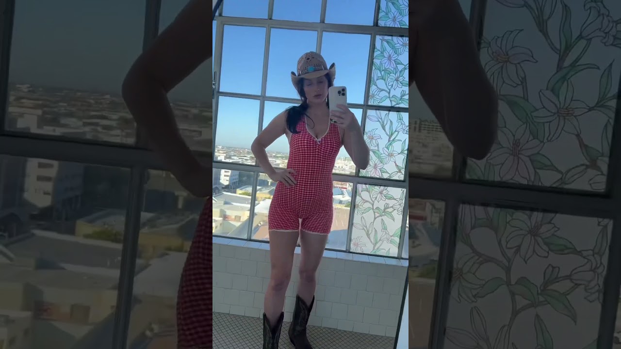 Sewing a romper to wear to stagecoach