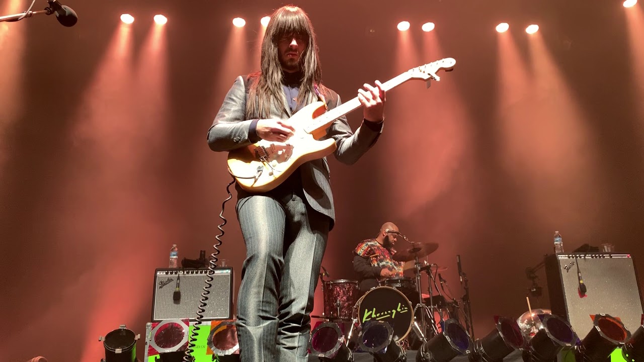 Khruangbin - Hip Hop Medley (2018-11-28 – Chicago, IL)