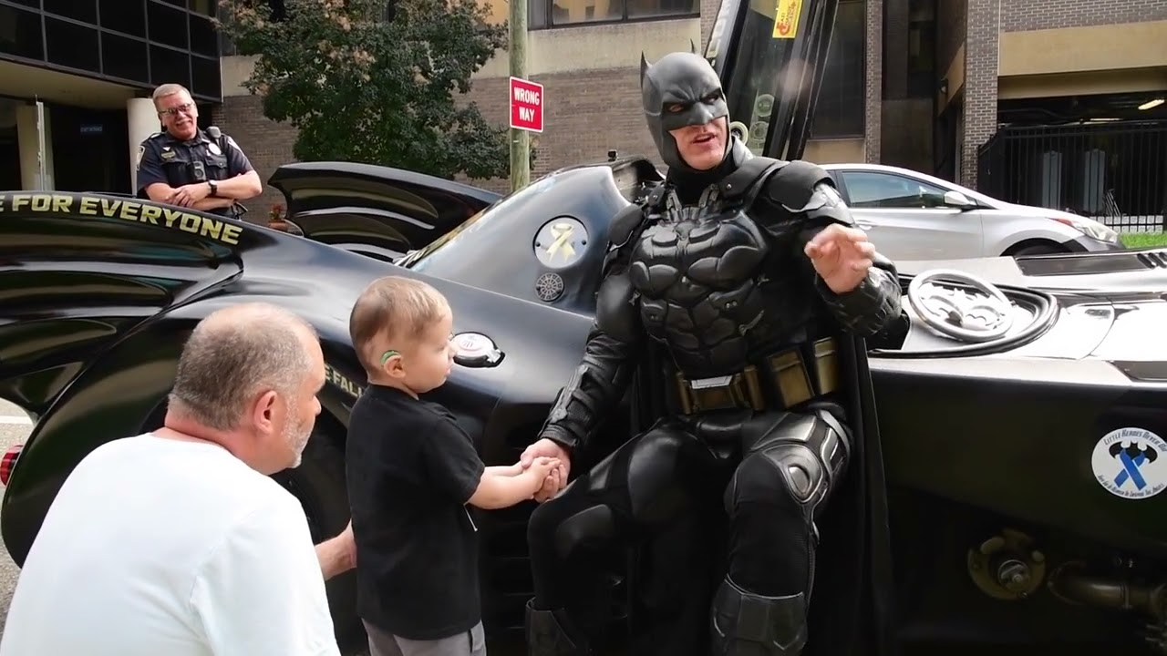 Brain cancer patient Chance meets Batman at East Tennessee Children's Hospital