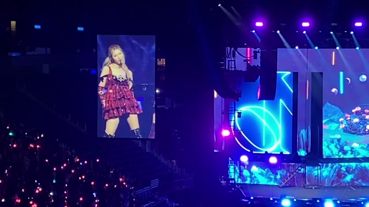 220226 TWICE 트와이스 - Fancy at UBS Arena