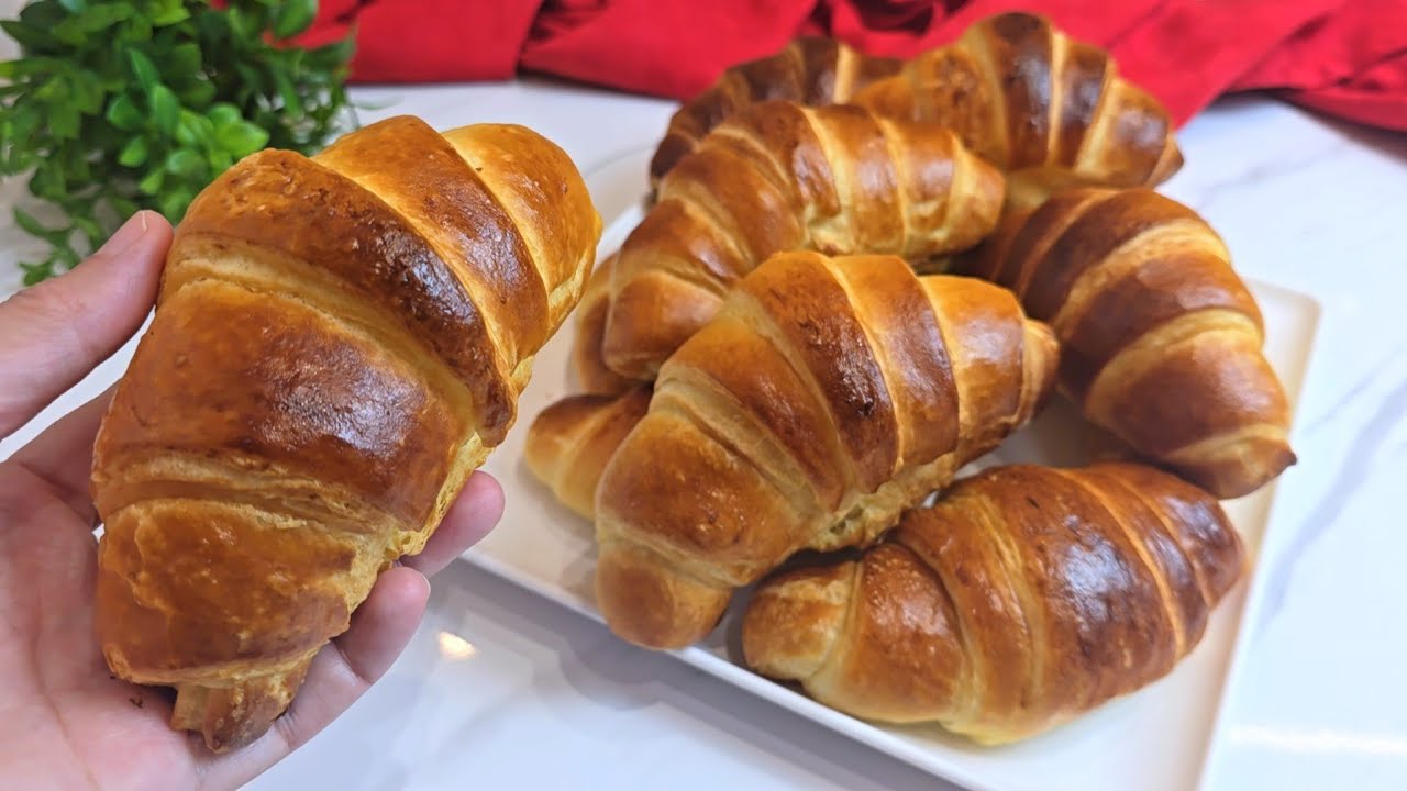 كرواصون خفيف و مورق بدون نشاء و بدون زبدة التوريق 😍 بطريقة سهلة و مبسطة .. وصفة توالم للحلو و المالح