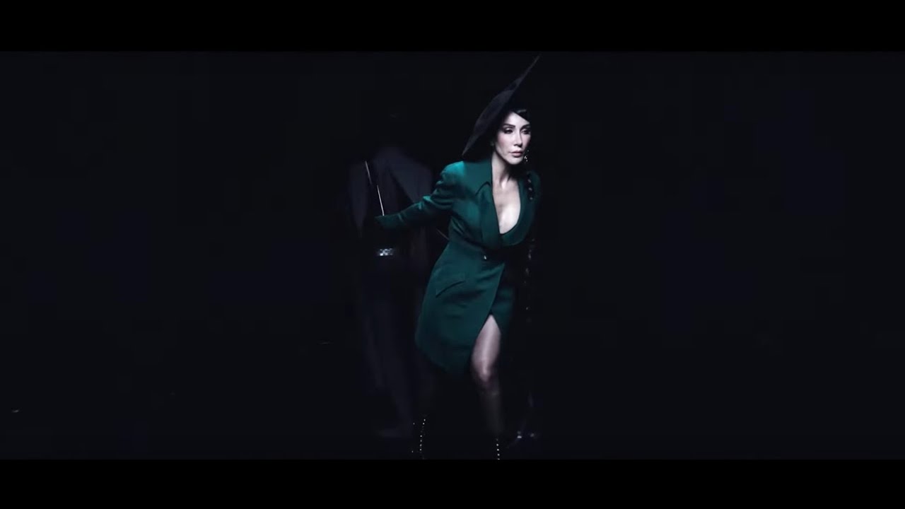 Hande Yener - Aşk Sandım (#TurkishSynthPop Music 2020)