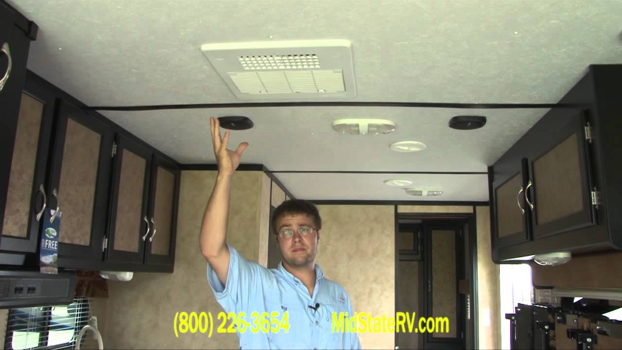 2012 Work and Play 25UDT toy hauler by Forest River