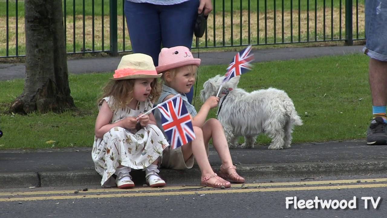 Fleetwood TV at the Thornton Cleveleys Gala Procession HD 720p
