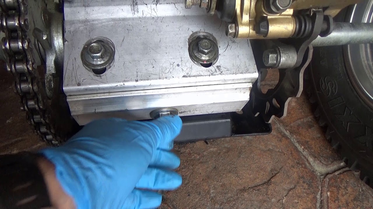 QUAD ACCESS 450 SP, GOES, HYOSUNG, Tensar cadena. Tension chain. Video 13