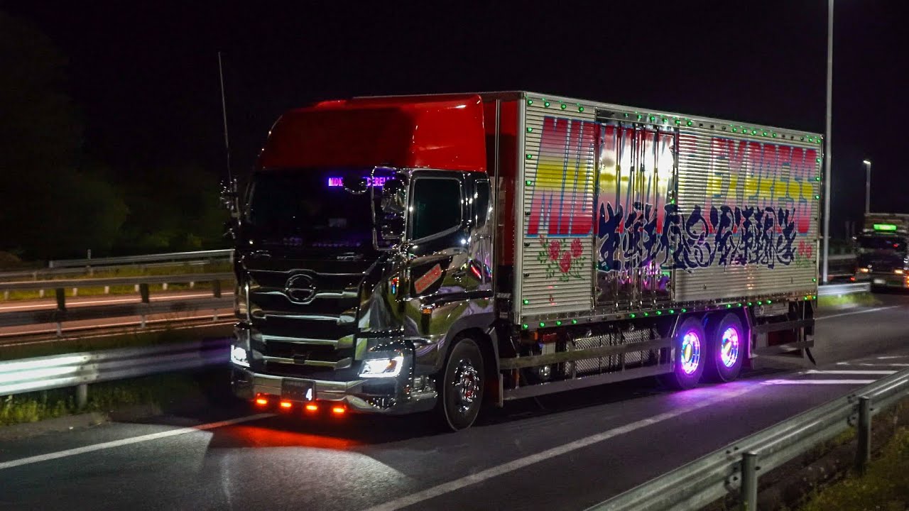 白銀猛先生追悼式in石巻　春日PAから帰路につく参加車両の皆様(ラッパあり)