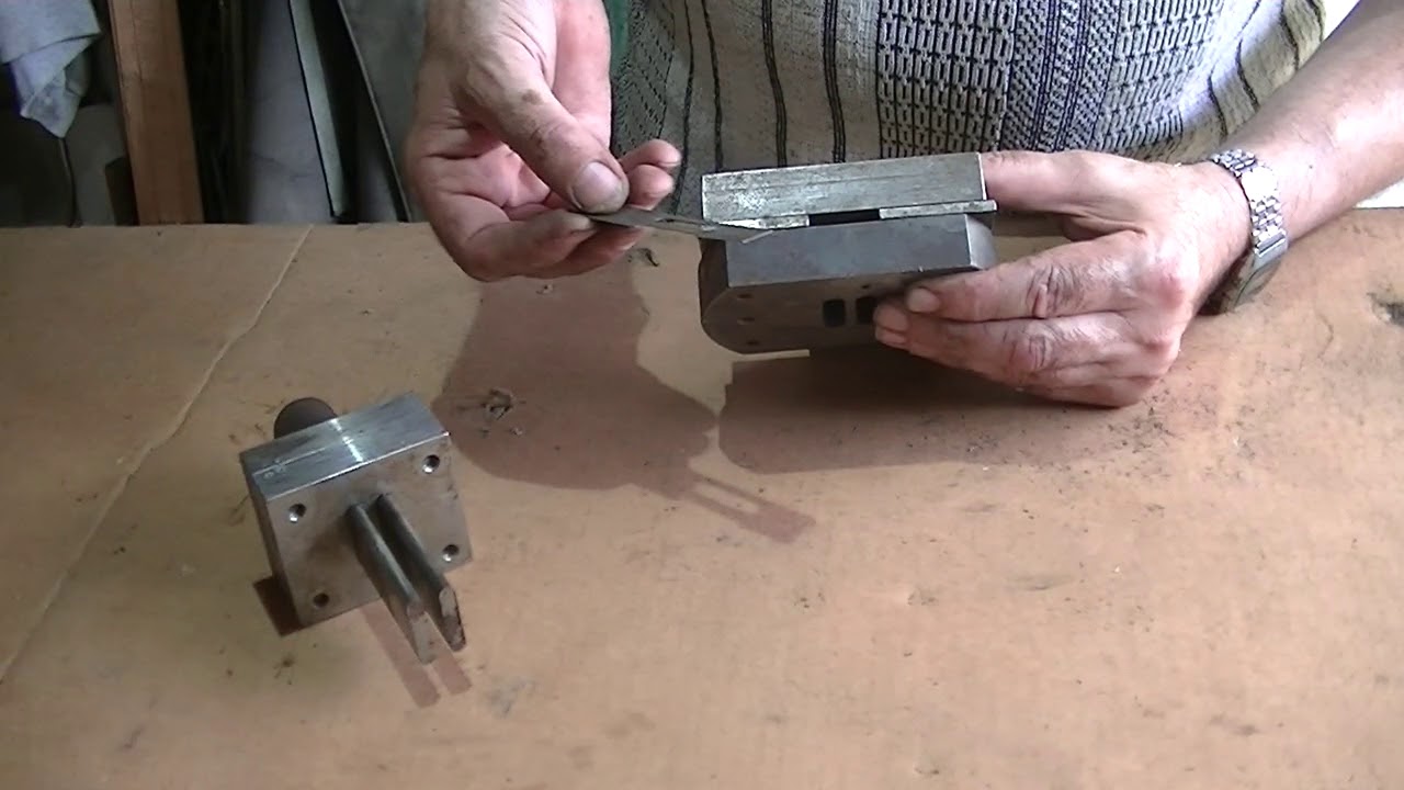 Stempel  + matryca = wykrojniik