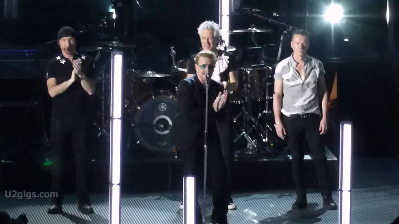 U2 With Or Without You, Paris 2015-12-06 - U2gigs.com