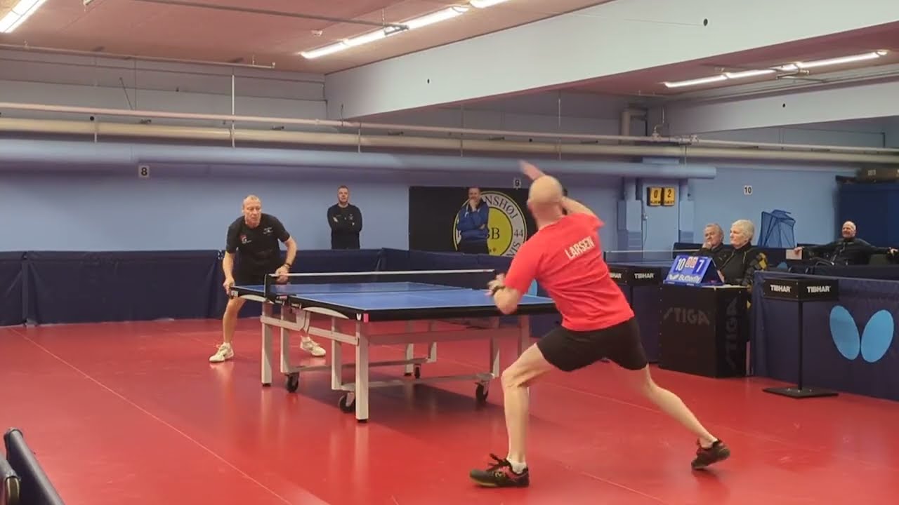 2.DIV/3.SINGLE/1.SÆT//CPH - Hvidovre 2 vs.  Trelleborg TTC 1, Sune Bjørn Larsen imod Carsten Egeholt