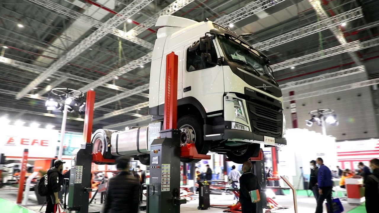 EAE’s creative and intelligent vehicle lifts showed at Automechanika Shanghai