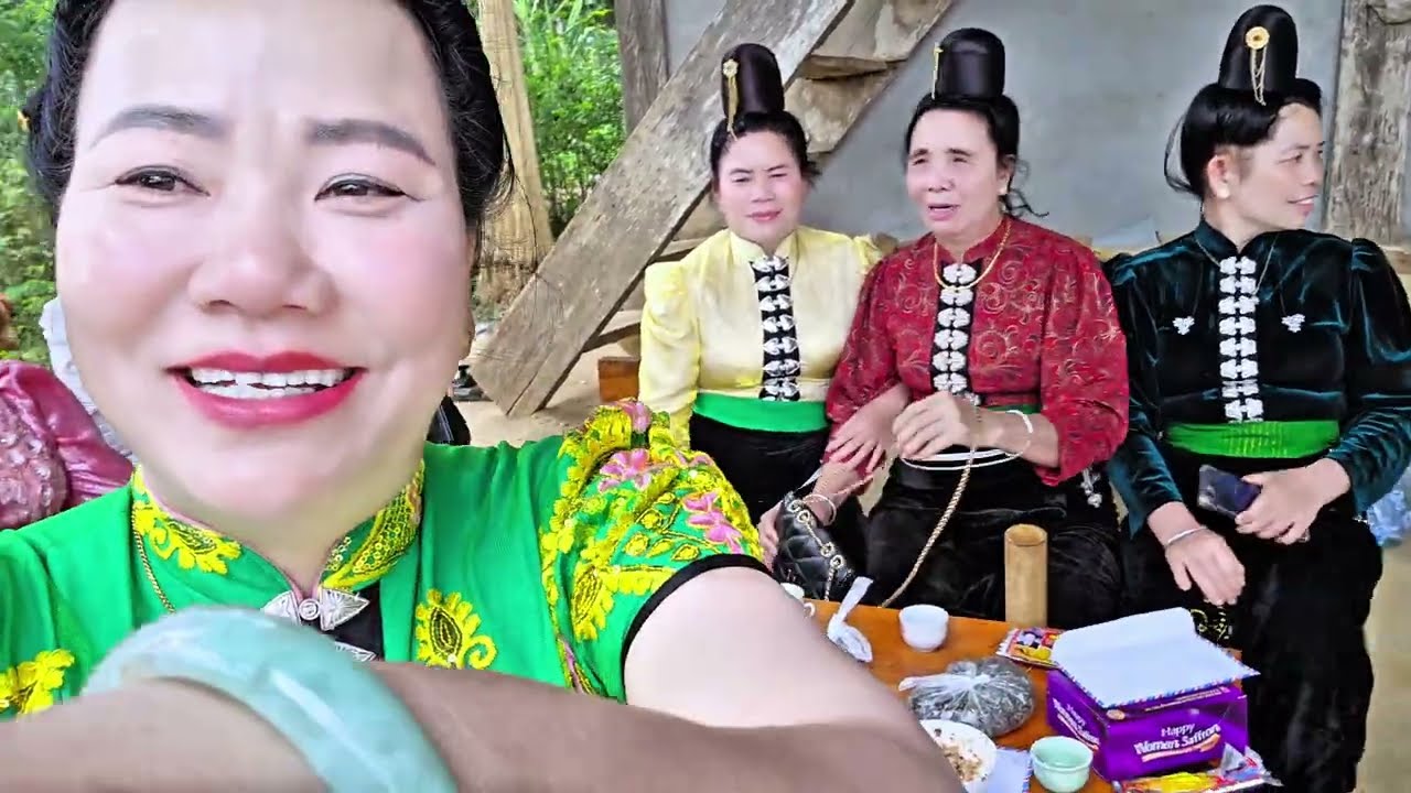 Mỹ Duyên bất ngờ gặp được các bà ở bản chồng cũ