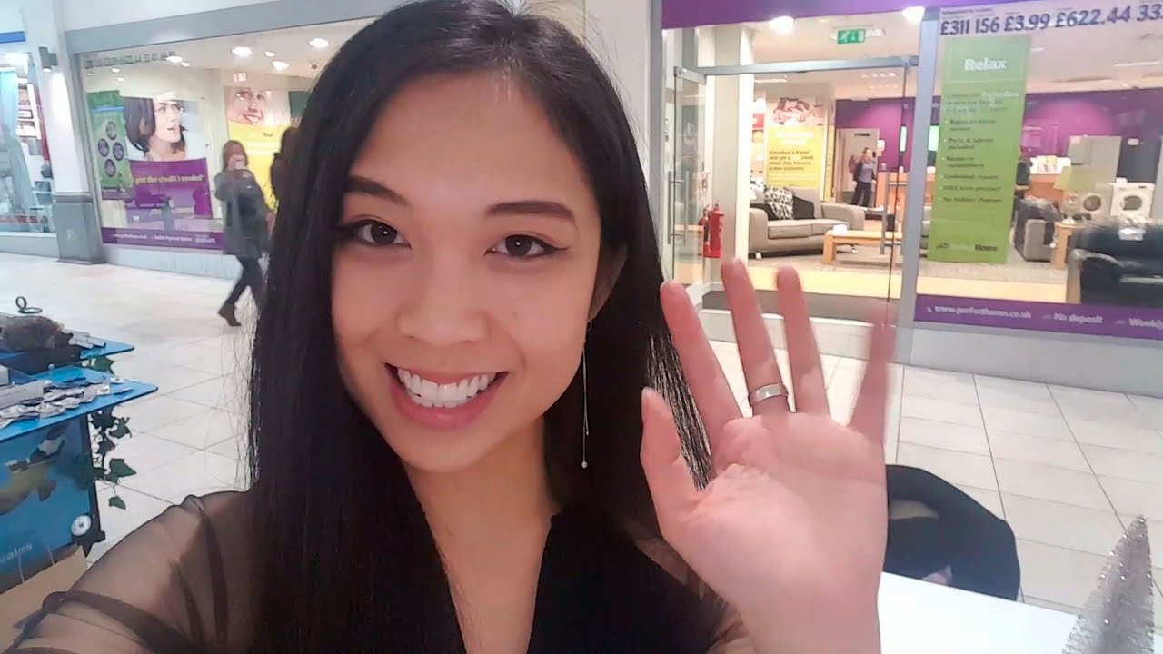 NAOHOA at Queen's Arcade, Cardiff (Nov 2017)