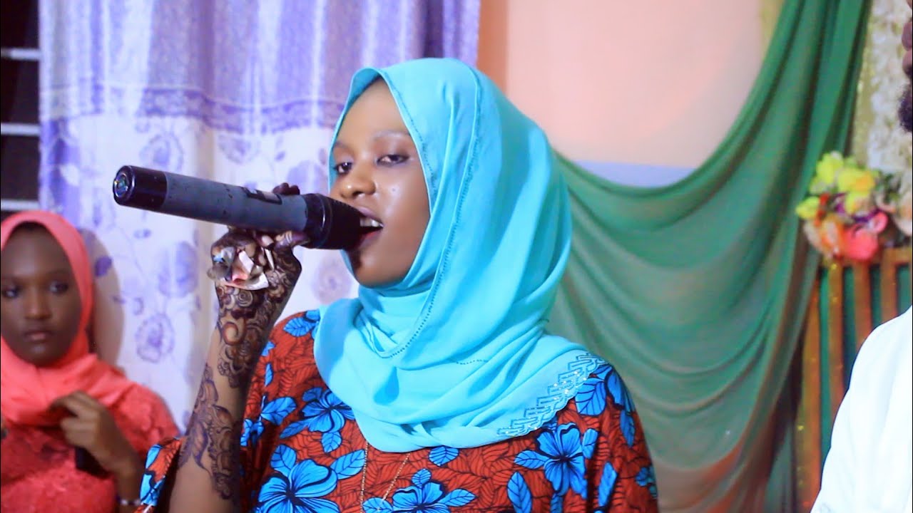 UKHT ADILA AMSOMEA KASWIDA PACHA WAKE MACHOZI YA KIMTOKA KWA FURAHA