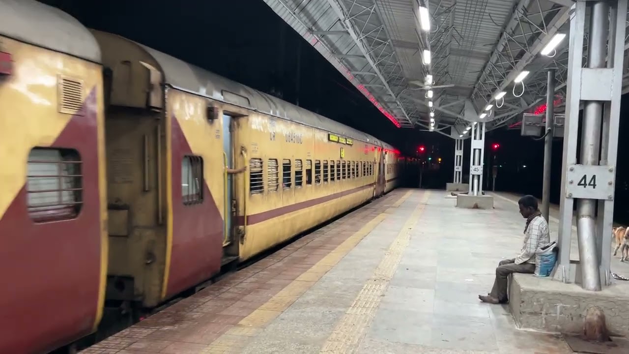 Noisy departure of 11003 Dadar Sawantwadi Tutari Express | Ganpati Rush | WDP-4D | Diesel Loco | ICF