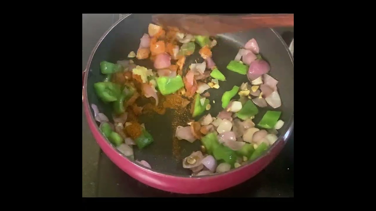 Chilli Idli Recipe | Idli Manchurian | Idli Fry | How to make chilli idli #homemakerkingdom #shorts