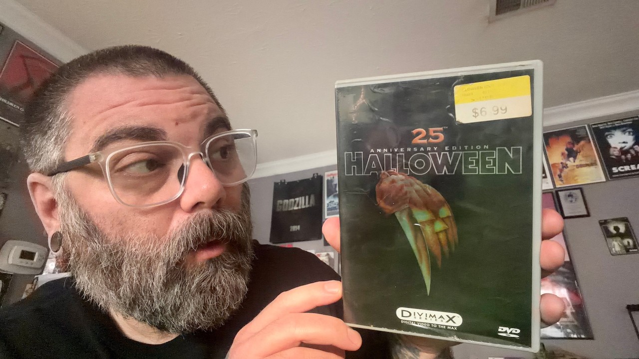 JD's Horror Reviews - Halloween (1978) Dir. & Co-Written by John Carpenter, Feat. Jamie Lee Curtis