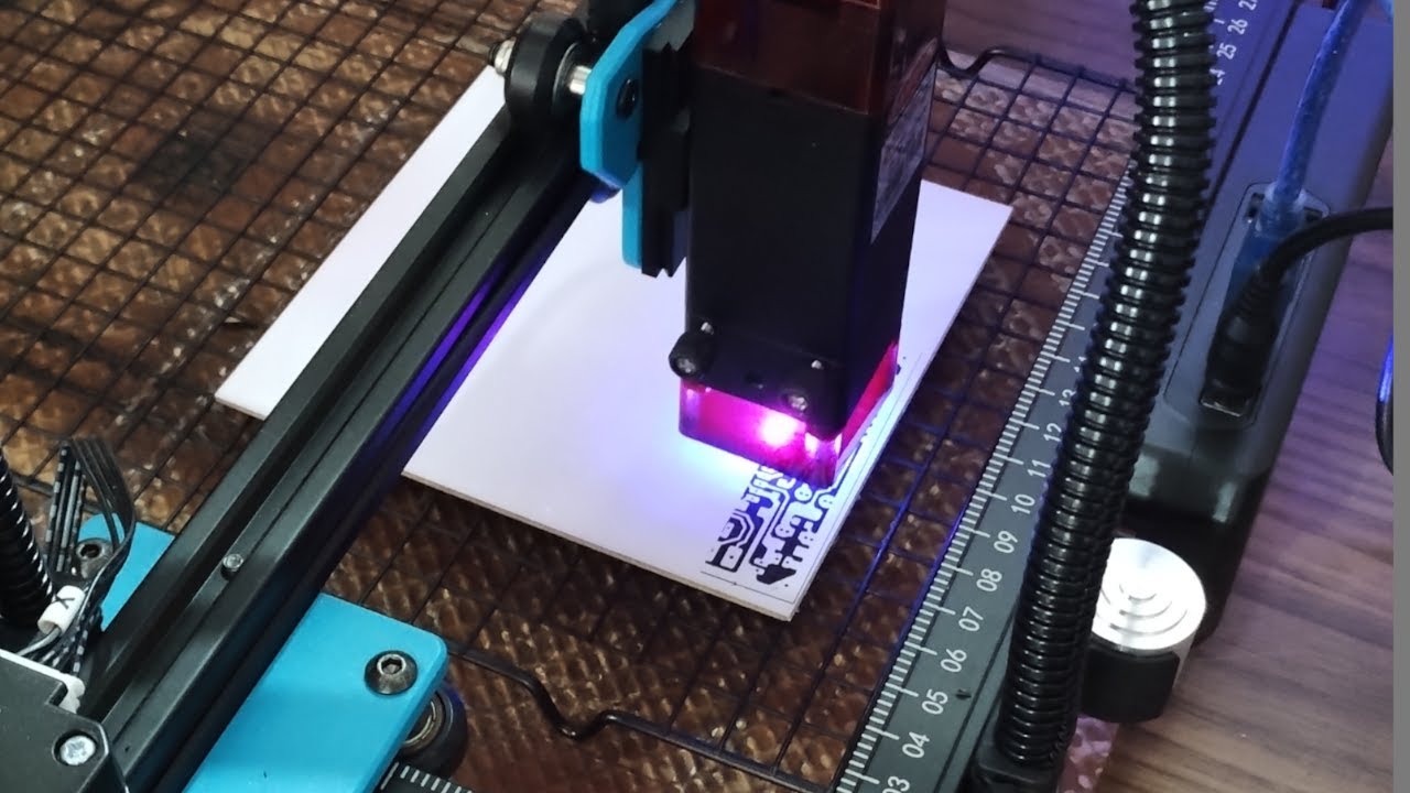 Transformando Ideias em Circuitos: Como Fazer Placas de Circuito Impresso com CNC Laser!