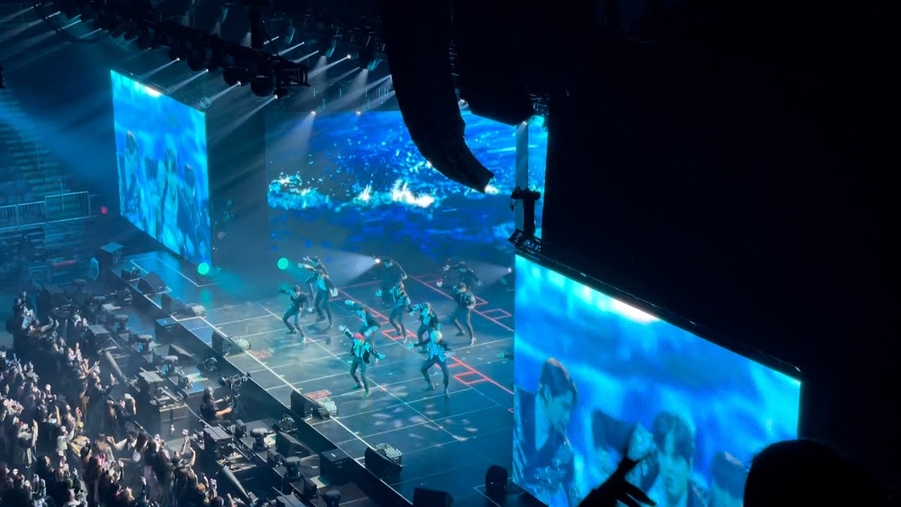 Wonderland - ATEEZ in Chicago, The Fellowship: Beginning of the End Tour 2022