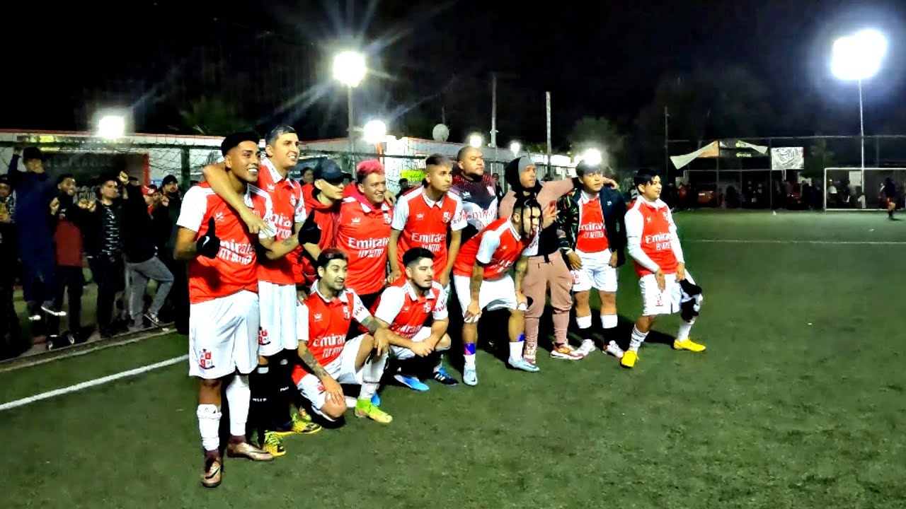 DEBUTAMOS EN UN TORNEO CON EL EQUIPO DE ARTISTAS URBANOS 😱⚽