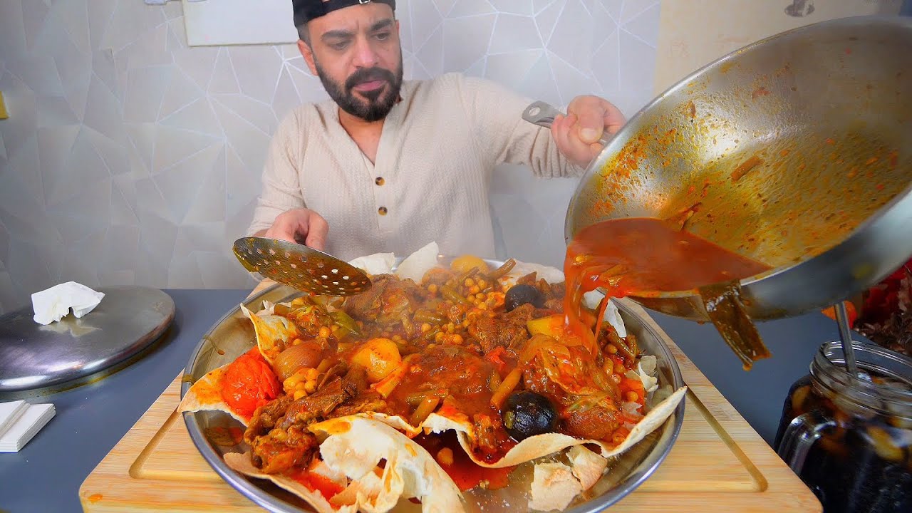التشريب العراقي الاحمر بخدود البقر اللذيذة الطرية Beef Cheeks Soup Mukbang Eating Show