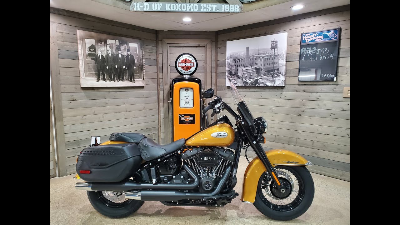 2023 Harley-Davidson Softail Heritage Classic FLHCS-Prospect Gold.