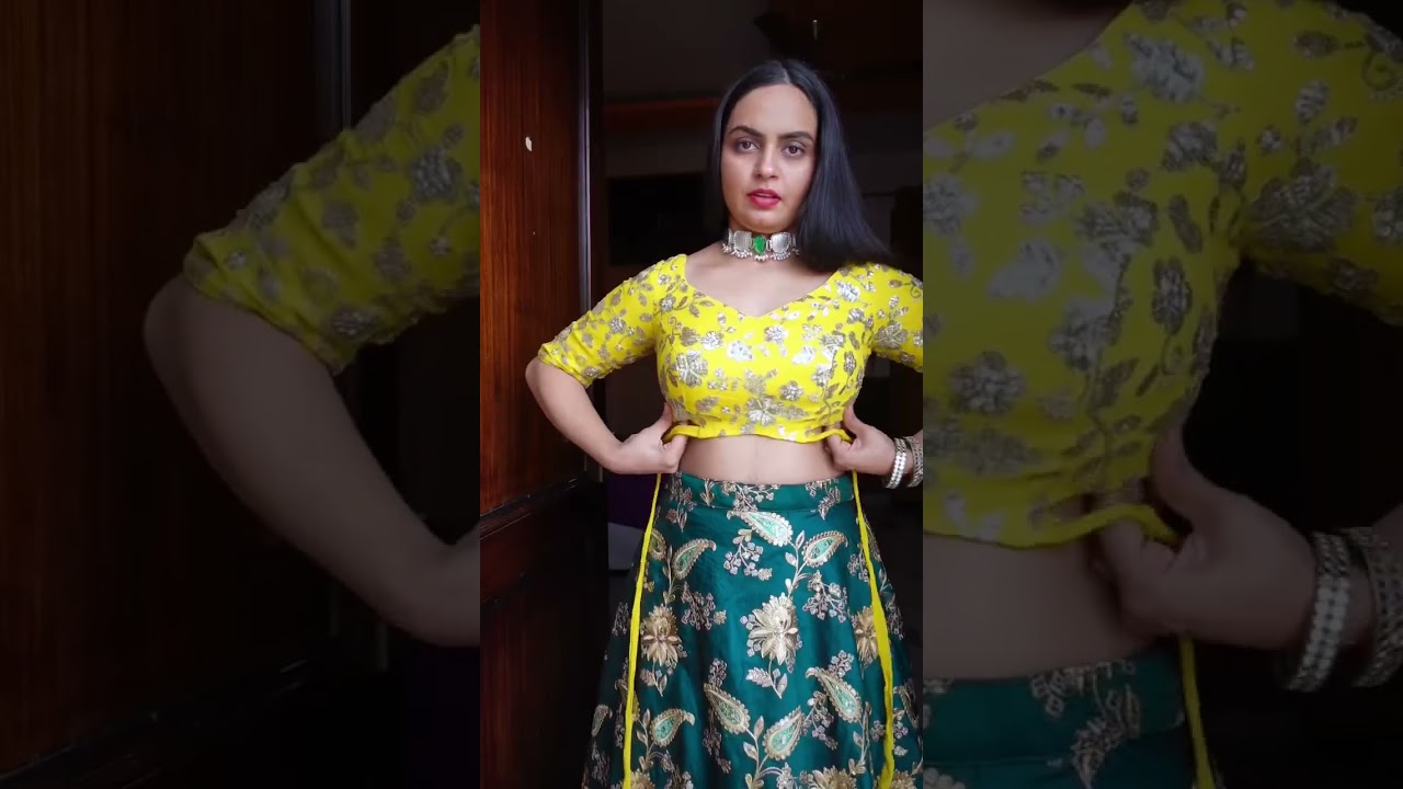 Backless Blouse Hack #backlessblouse #hack #styling #fashionhacks #blouse #saree