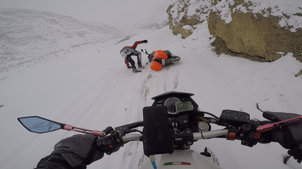 FROZEN WHITE SPITI VALLEY IN WINTERS 🥶 | ROAD TO KAZA IN SNOWFALL ❄️🌨️ EPISODE 4