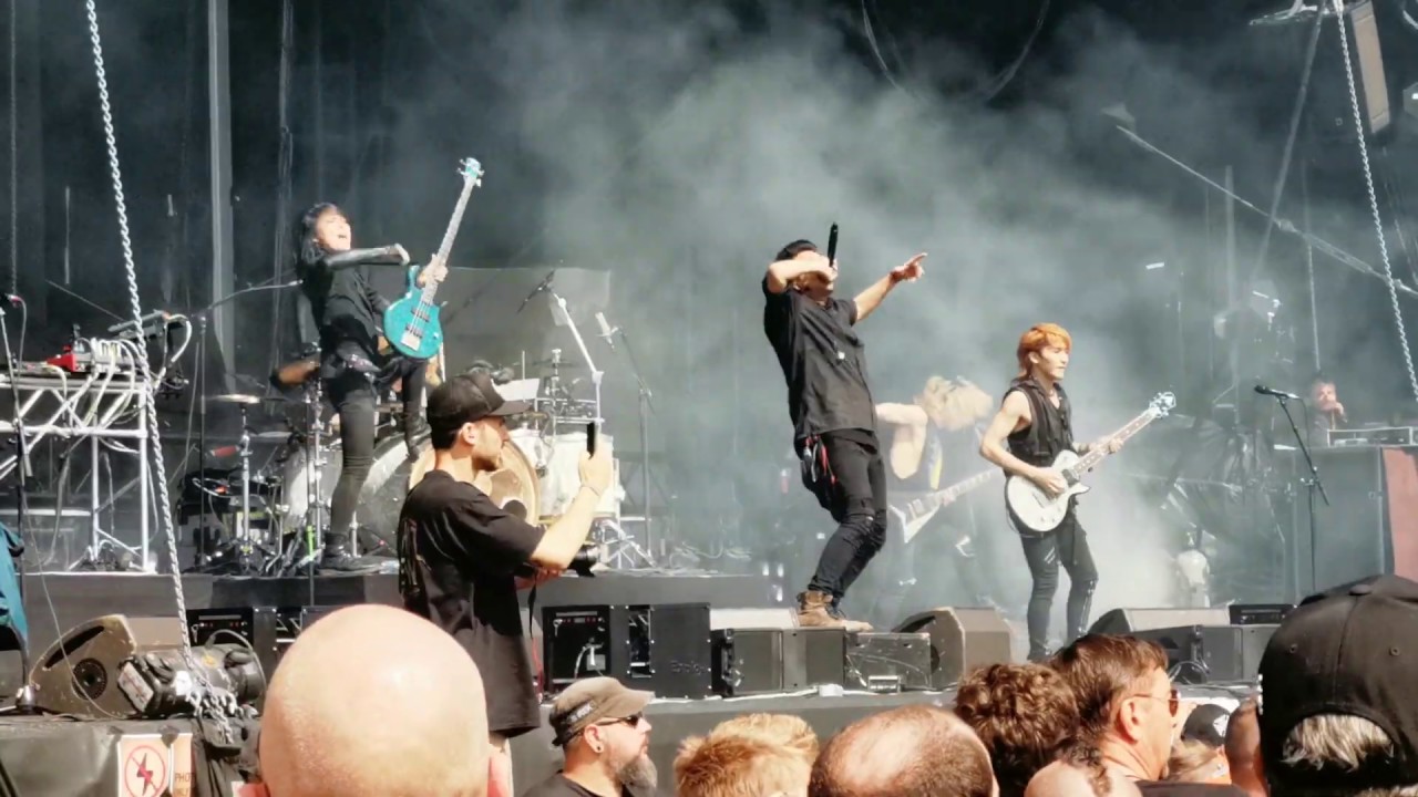 Crossfaith