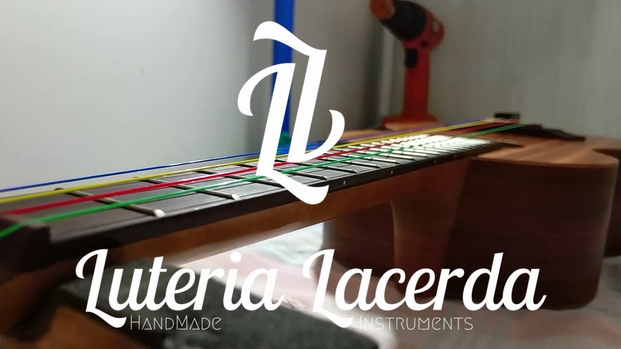 Como Regular Ação das cordas de um ukulele