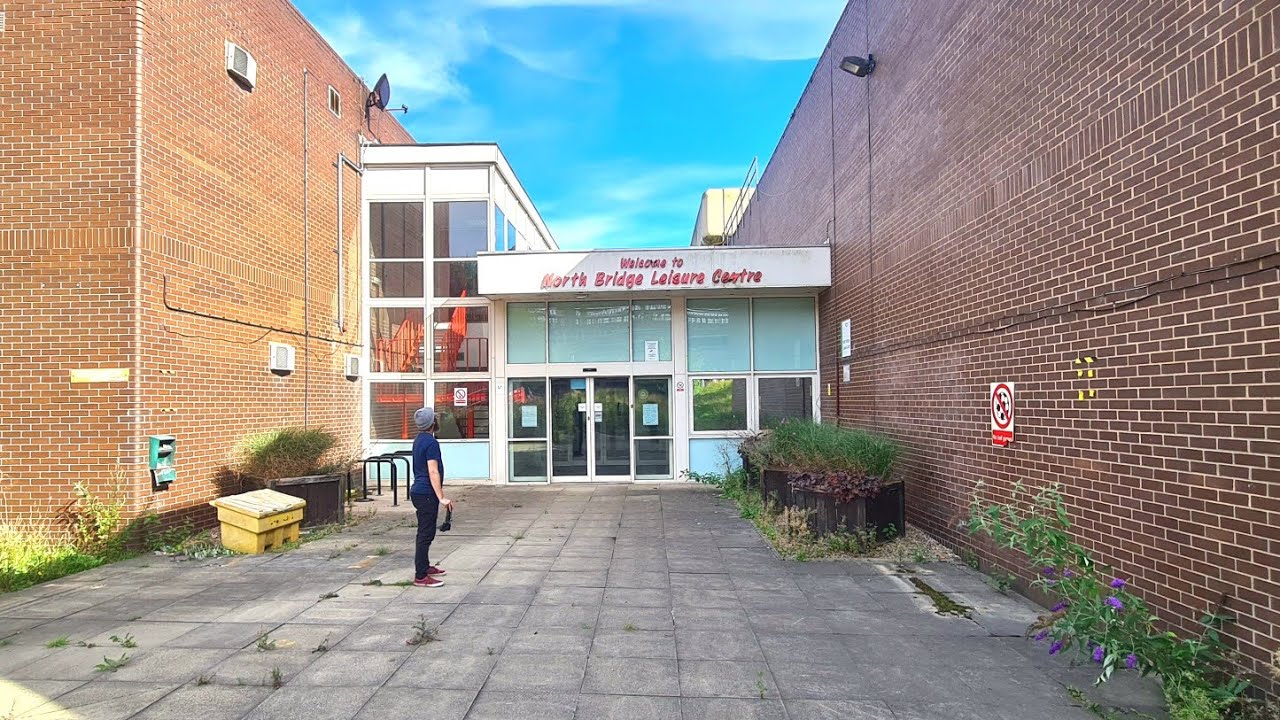 ABANDONED Gigantic North Bridge Leisure Centre Hidden In The UK And Was Caught