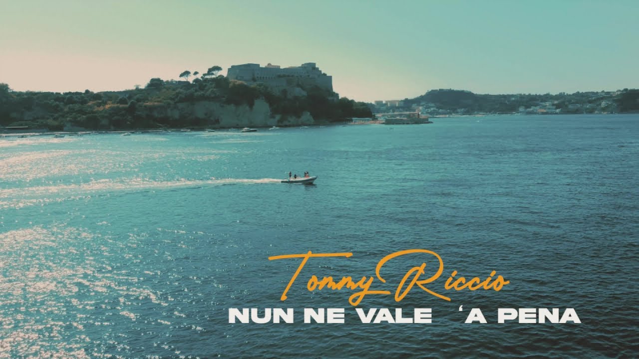 TOMMY RICCIO - Nun ne vale 'a pena - (G.Nunziante-T.Riccio) video ufficiale