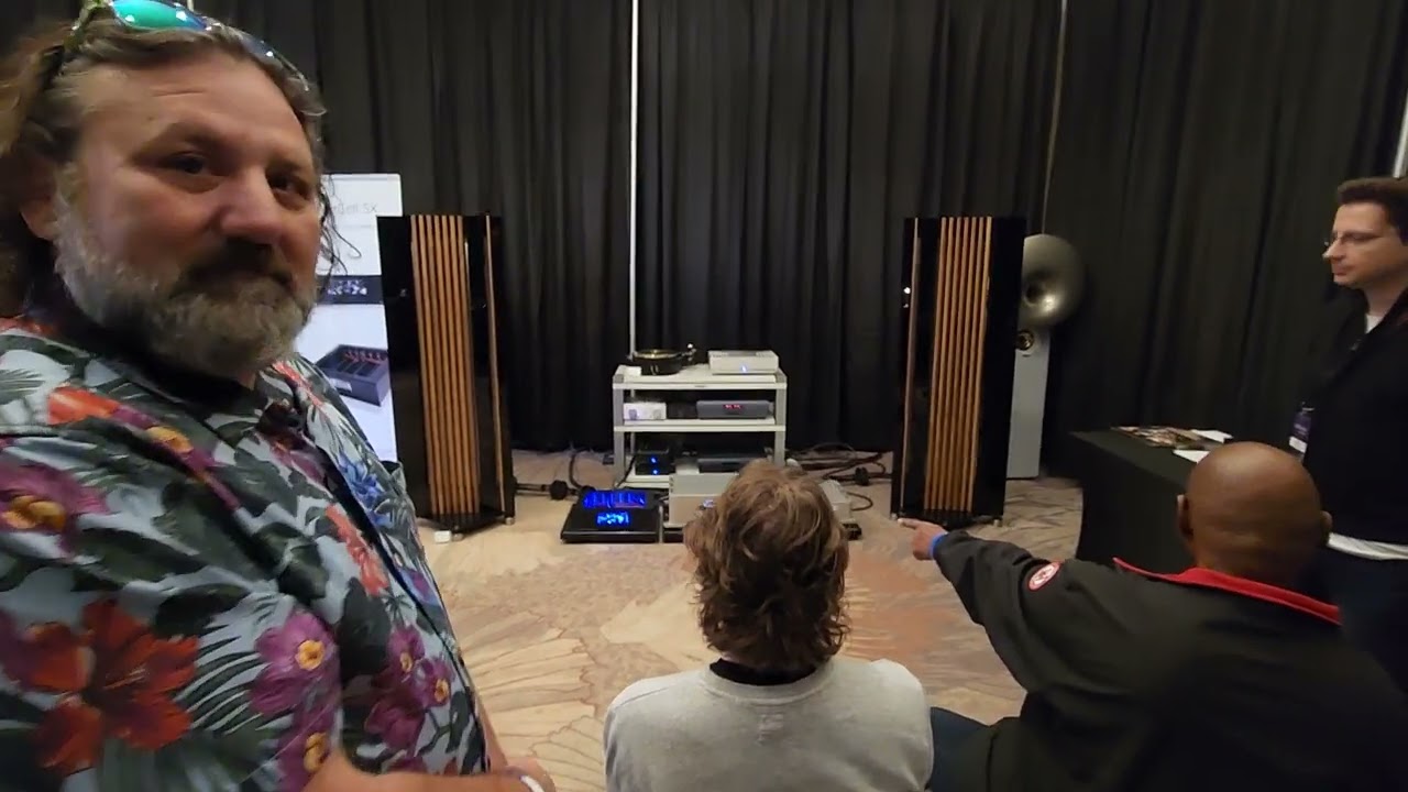 Back to Hear the Unique Combination of Alsyvox and Vinnie Rossie