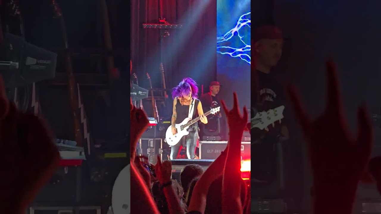 Skillet Zagreb Korey Cooper 