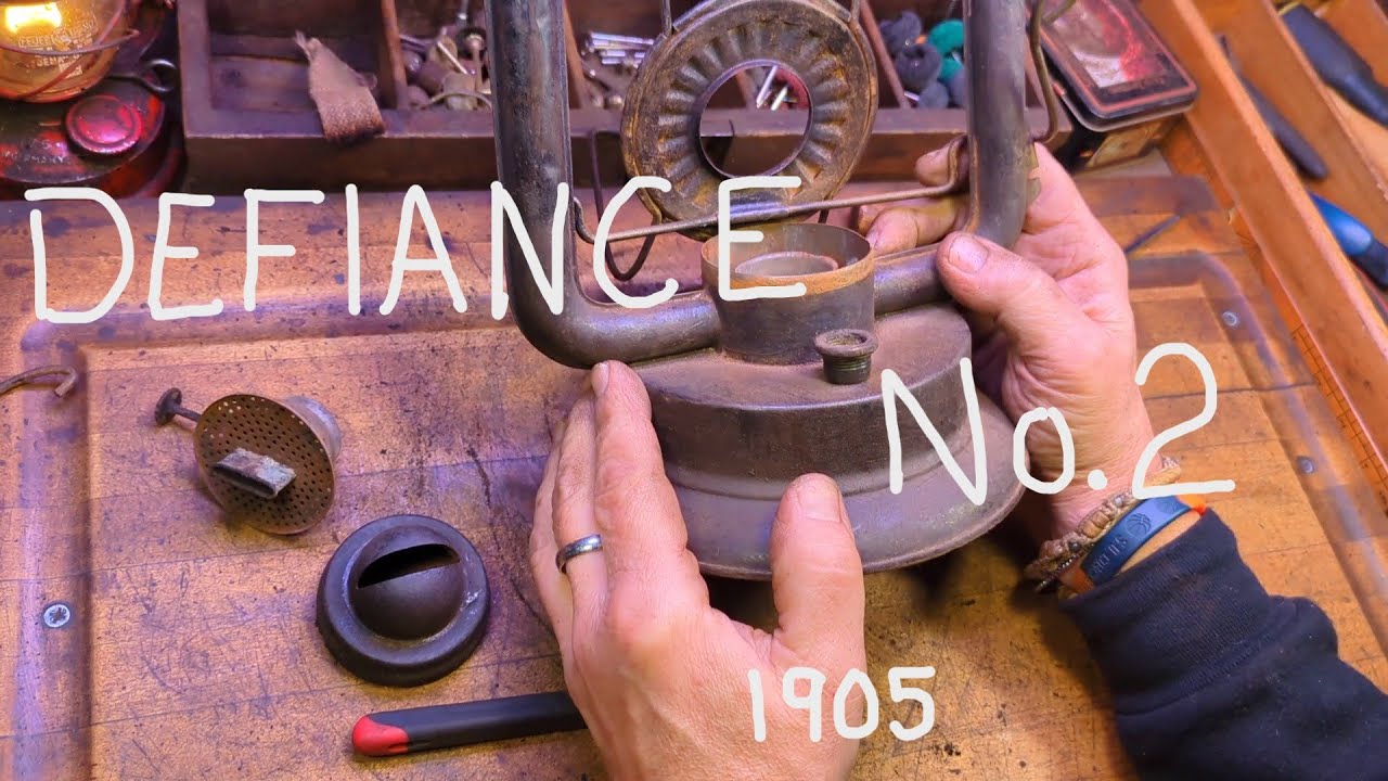 1905 DEFIANCE No 2 LANTERN