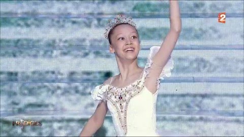 Clara danse sur 