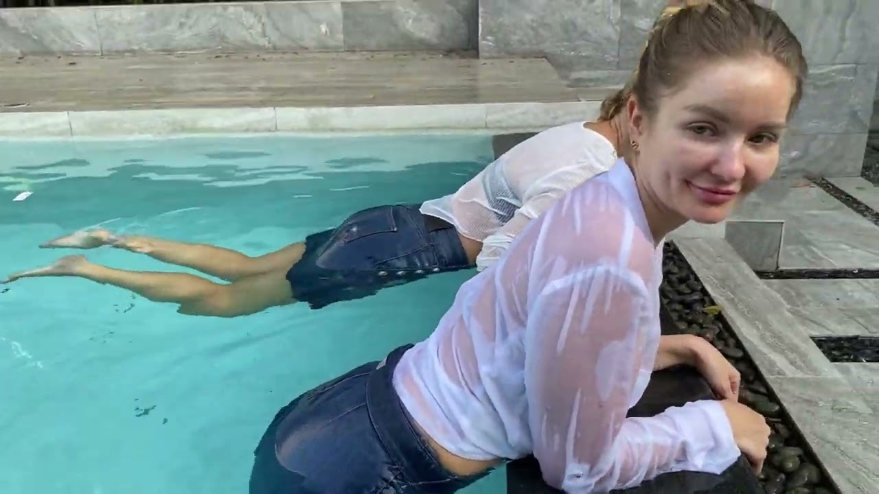 Swiming pool Tania and Alisa #swimingpool #girls