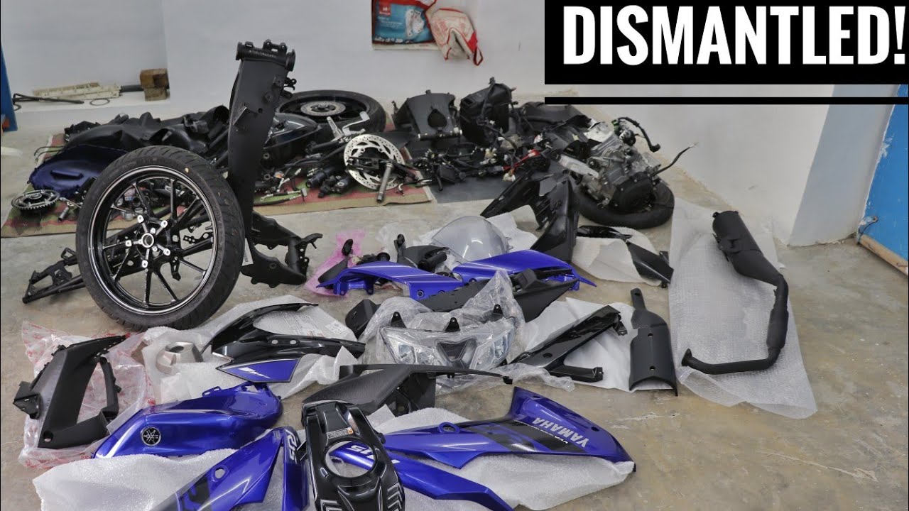 Dismantling A Crashed Yamaha R15 V3