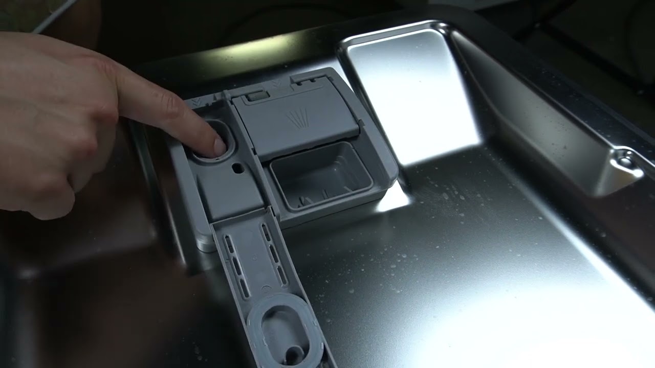 Посудомоечная машина Bosch Serie 4 SPV4HMX10E - Как правильно пополнить ополаскиватель