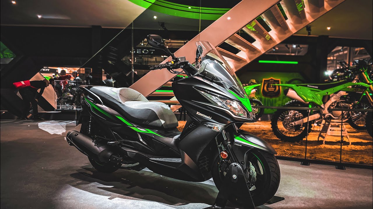 Top 8 Maxi Scooters with Motorbike Power