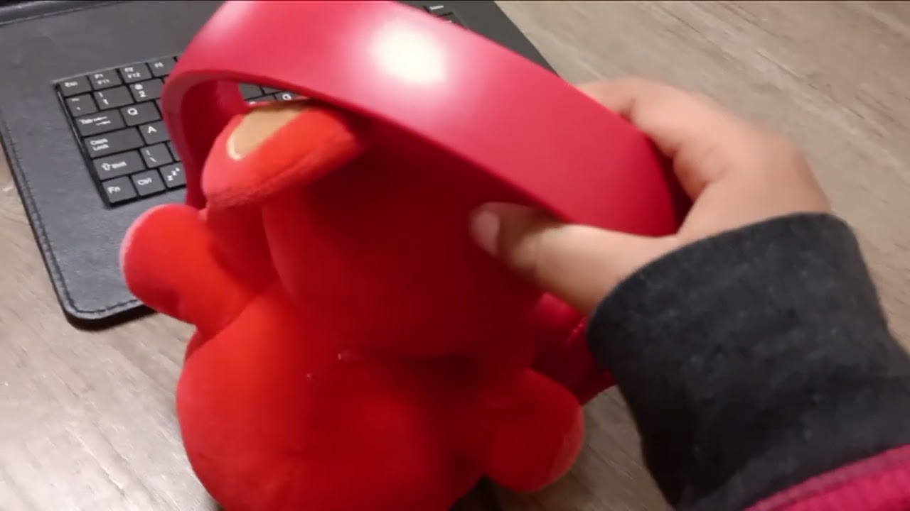 What are the foxyWhat are the Foxy's headphones