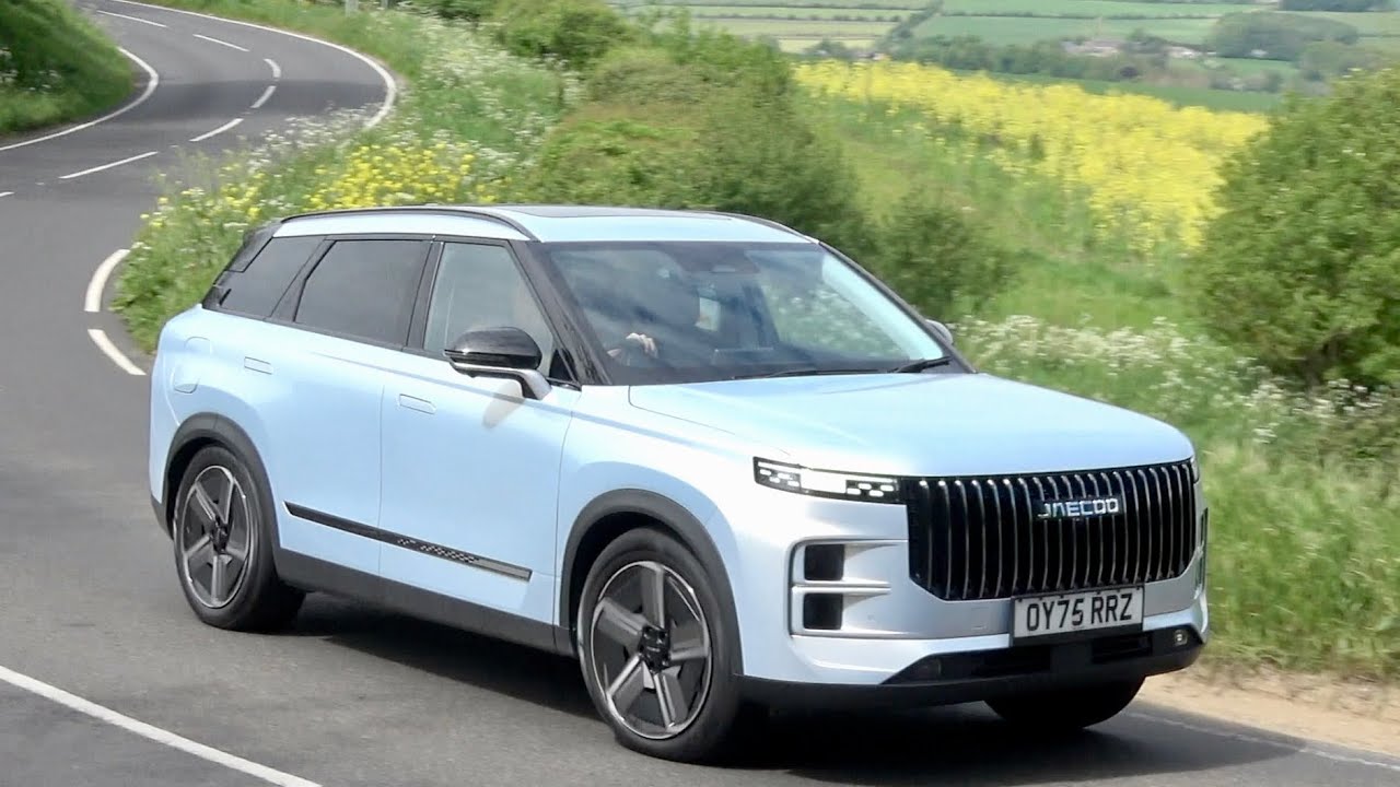 Китайский Jaecoo 7 стал самым продаваемым автомобилем в Великобритании 26 марта. Почему покупател...