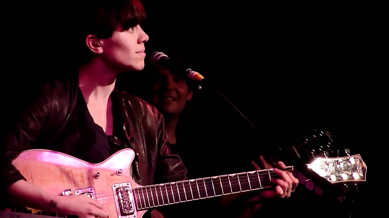 Not With You (Acoustic) - Tegan and Sara, Melbourne Australia 09.12.10 [HD]