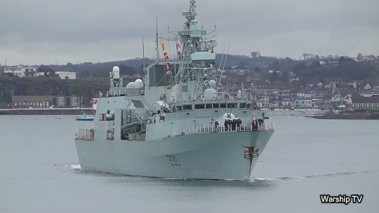 ROYAL CANADIAN NAVY HMCS HALIFAX FFH 330 ENTERS DEVONPORT NAVAL BASE AT DEVILS POINT 8-4-22