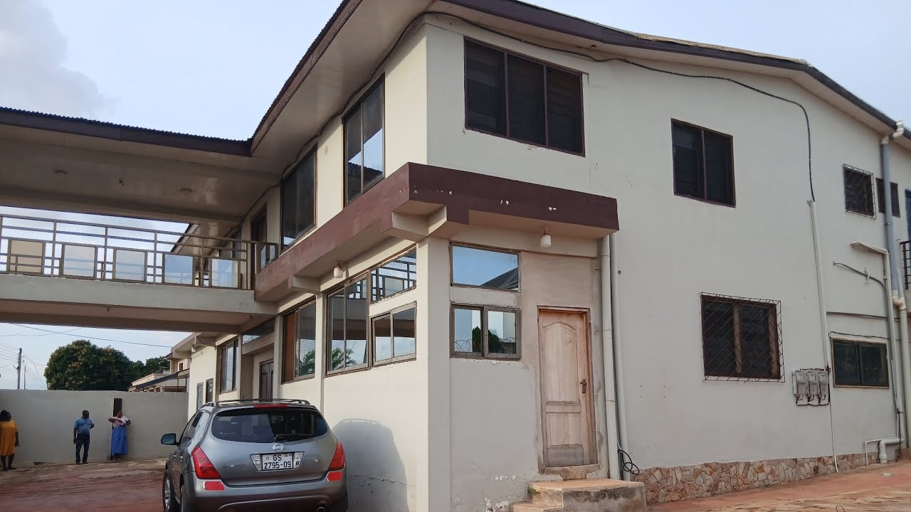 10 Bedrooms at Kumasi Patasi For Sale @ GHS 3,500,000 . CALL 📞 02430-71-756 