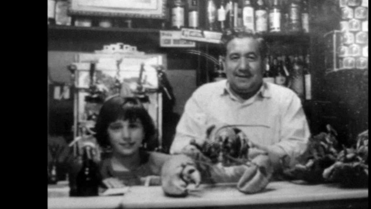 Cocina,mesa,sidra y amigos(La Cueva,La Parra, 60 años de historia)