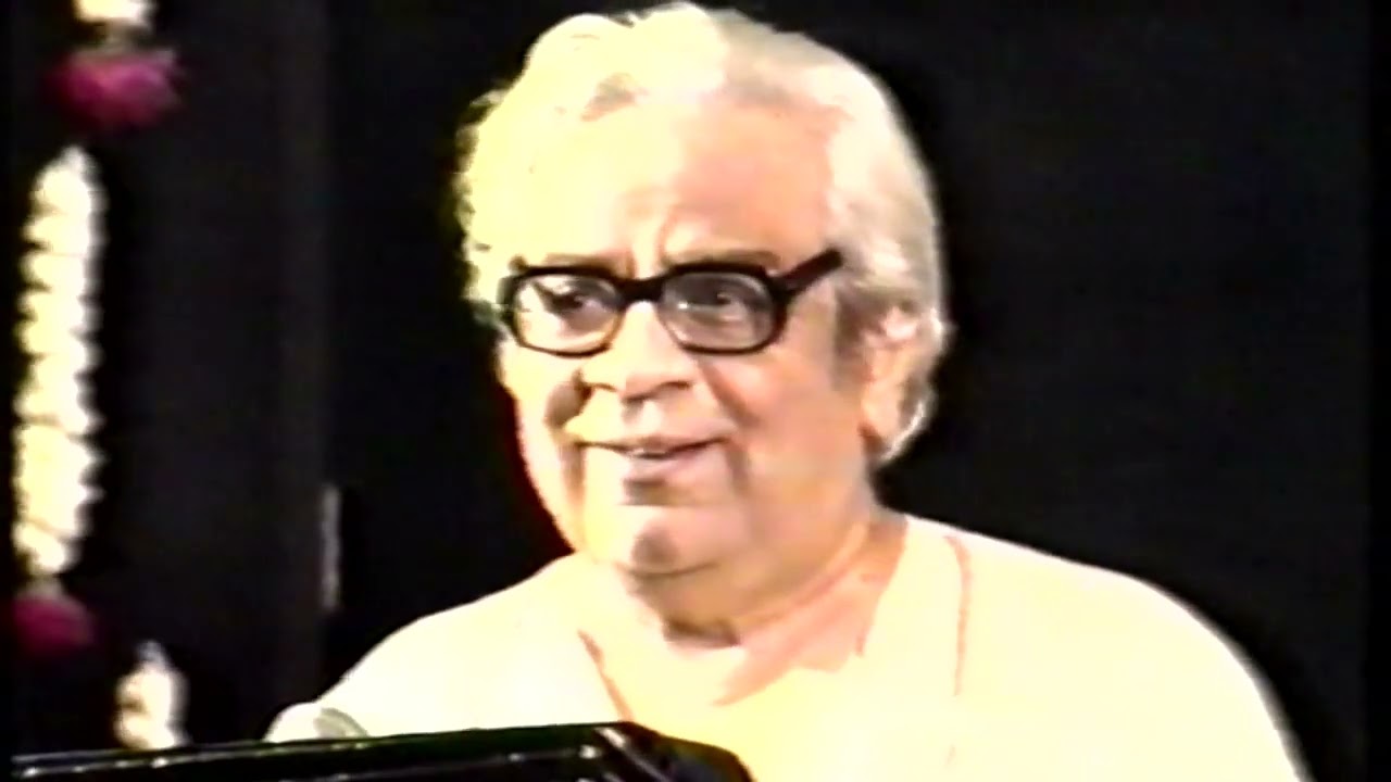 Shri P.L.  Deshpande at the Jagatik Marathi Parishad in August, 1989 Mumbai.