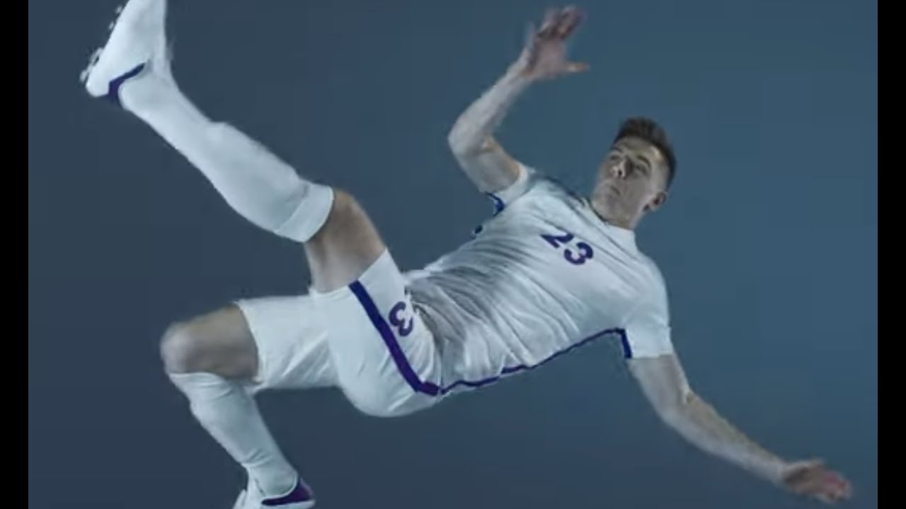 Krzysztof Piątek wybrał nowy PLAY HOMEBOX ze smartfonem | Samsung Galaxy S10 aż 500 zł taniej