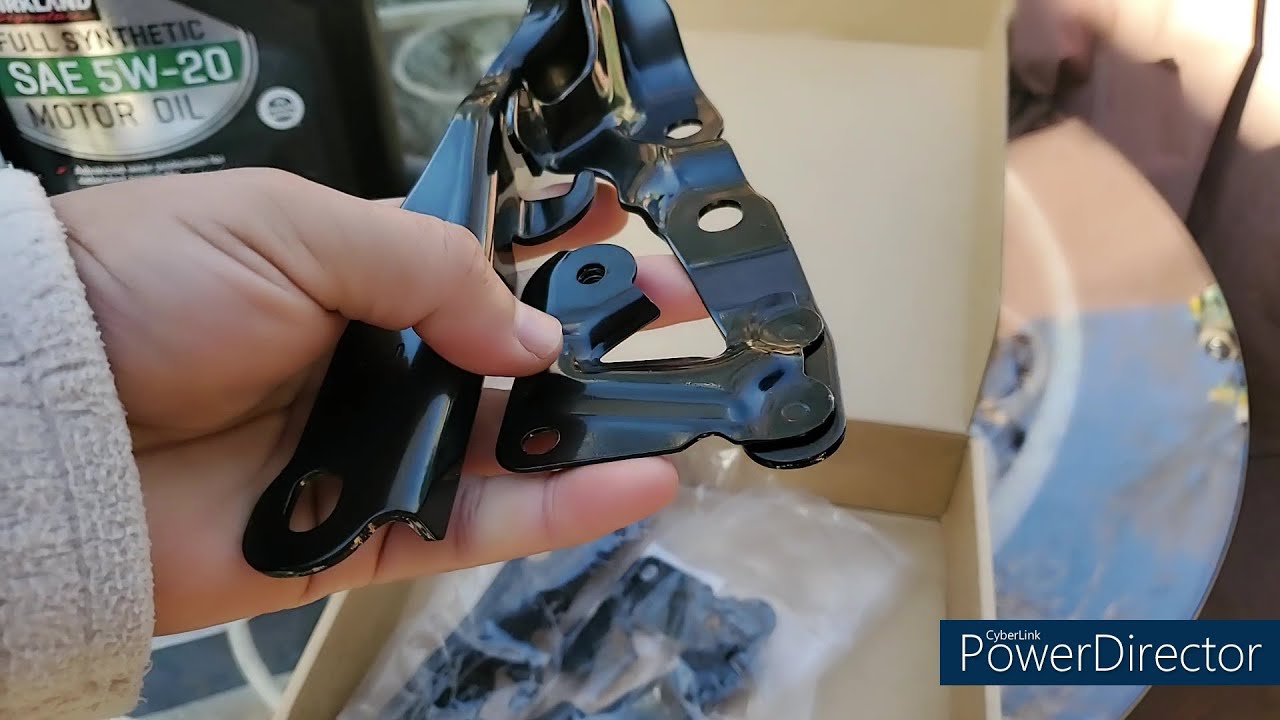 2007-2011 Toyota Camry Hood Hinge Replacement